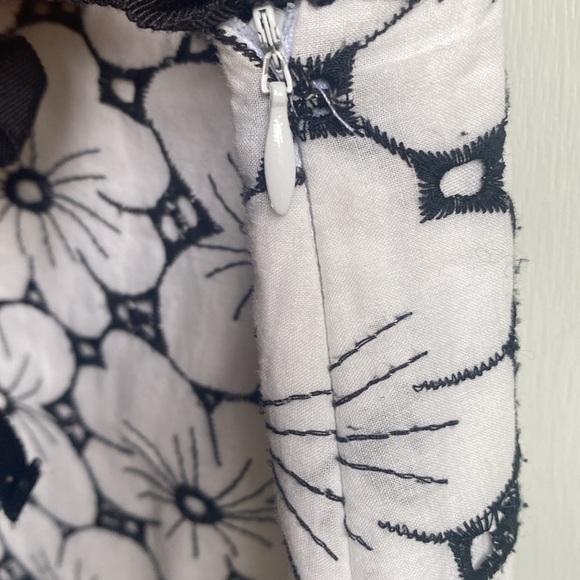 Max Studio Floral Skirt Black & White Vintage 90’s Y2K accent tie scalloped hem - Picture 3 of 7